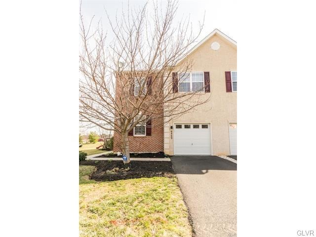 6869 Hunt Dr, Macungie, PA 18062 - photo 1