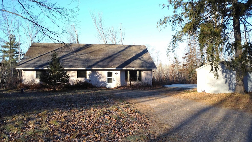 15211 Woodstar Rd, Mountain, WI 54149 - photo 1