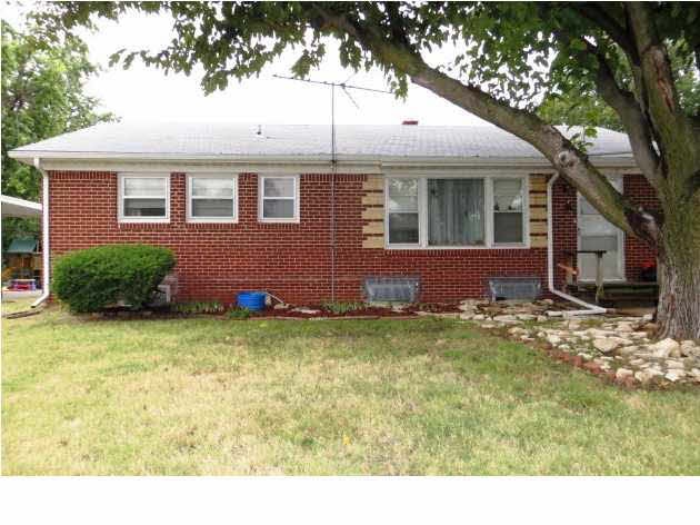 Lovely 3 bedroom 1 bath home in South Wichita