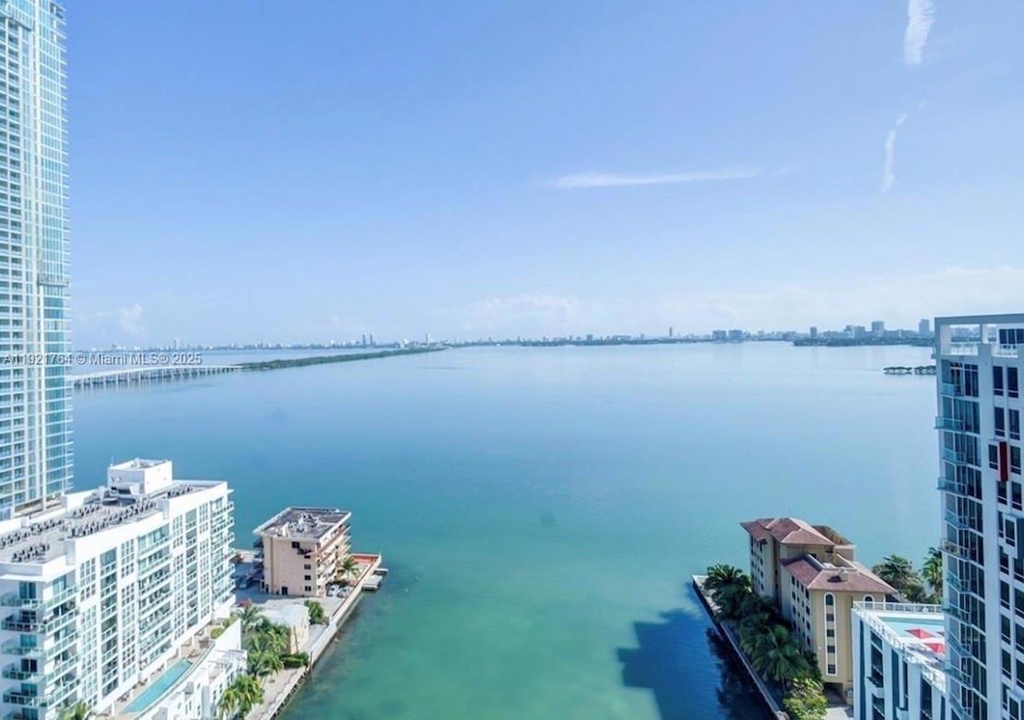 Icon Bay unit 2307, Miami, FL 33137 - photo 1