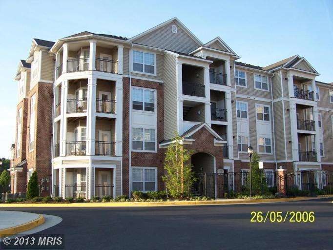 12917 Centre Park Cir unit 115, Herndon, VA 20171 - photo 1