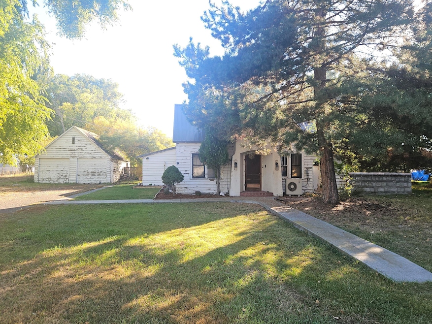 4107 Bisbee St, Klamath Falls, OR 97603 - photo 1