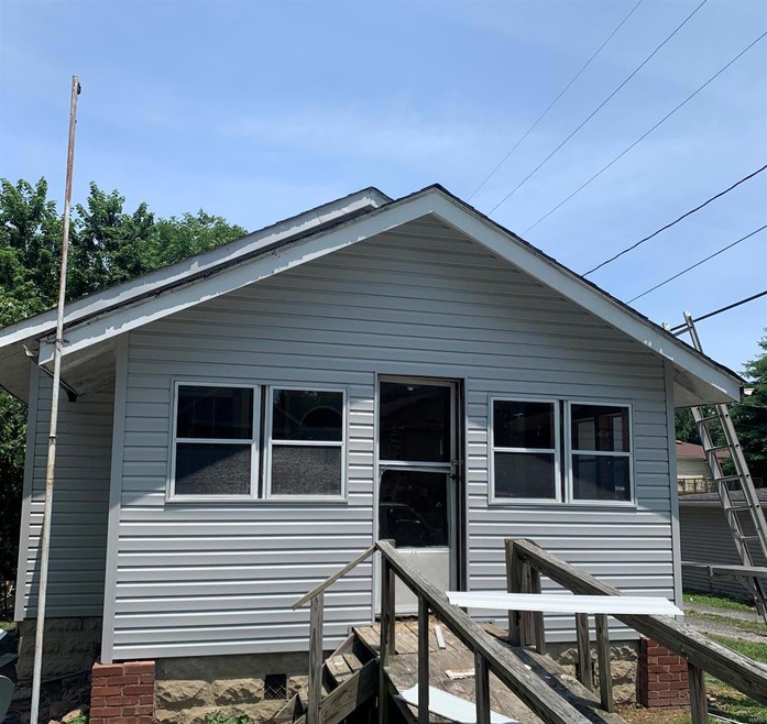 New siding going on 07/02/2021.