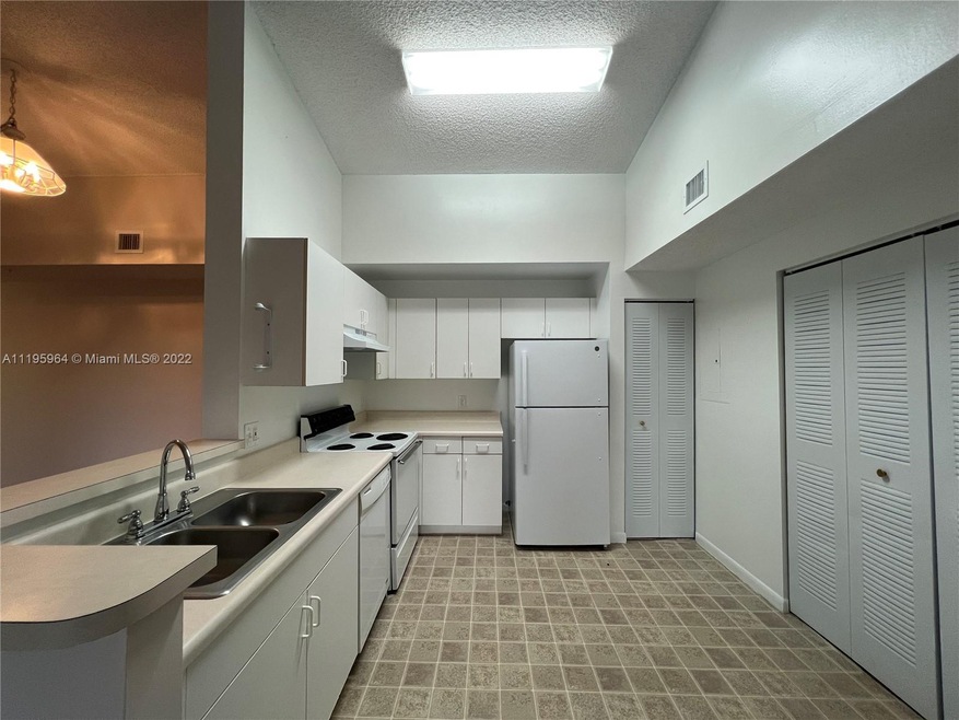 6968 SW 39th St unit F304, Davie, FL 33314 - photo 1