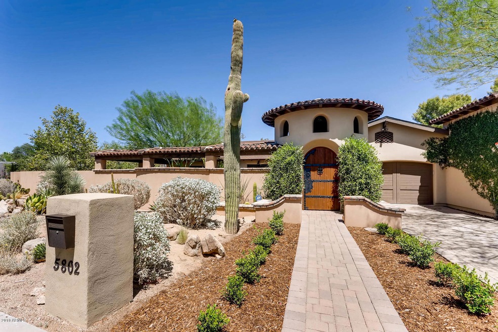 5802 E Onyx Ave Paradise-large-003-7-Ext