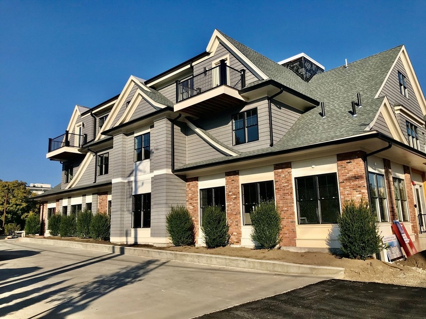 15 Oak St unit 302, Needham, MA 02492 - photo 1