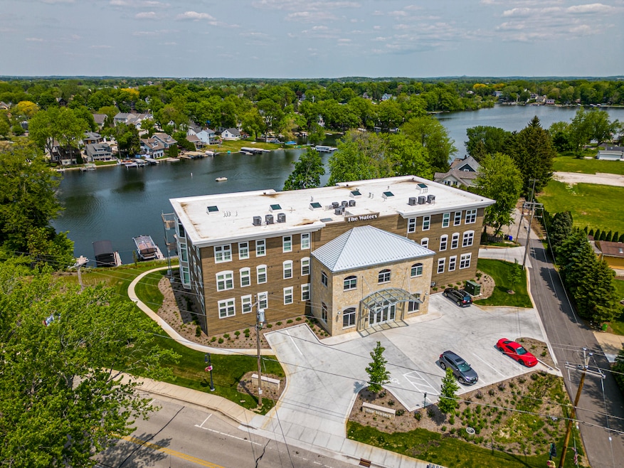 N52W35002 W Lake Dr Unit N52W35002, Okauchee Lake, WI 53069