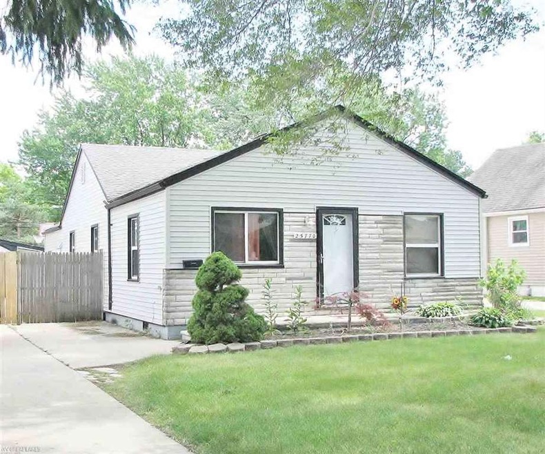 25770 Rose St, Roseville, MI 48066 - photo 1