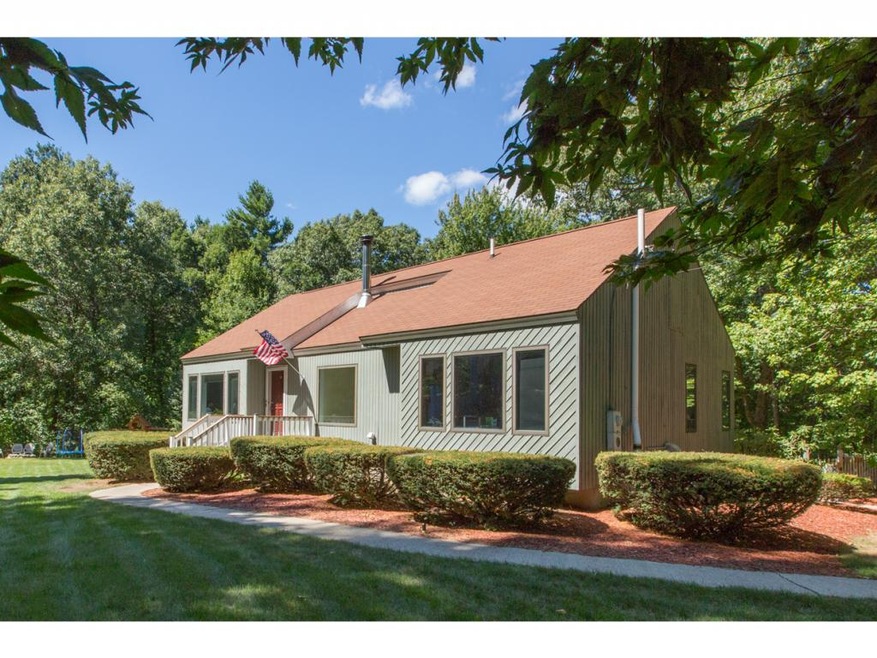 92 Redfield Cir, Derry, NH 03038 - photo 1