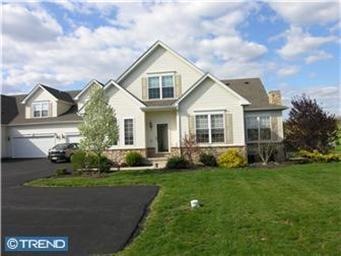 1070 Bordeaux Ln, Pennsburg, PA 18073 - photo 1