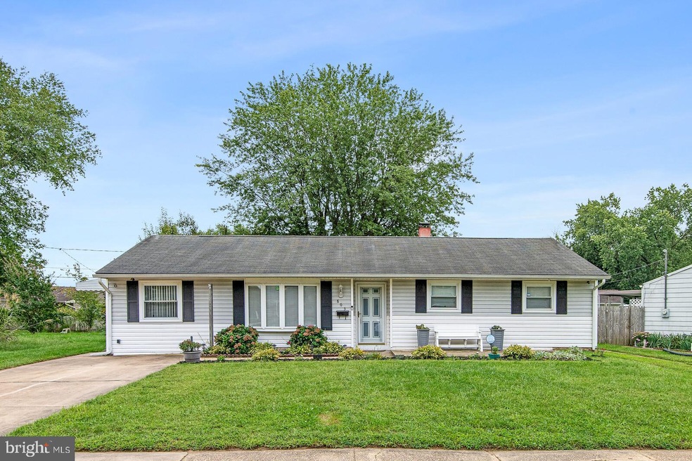 803 Birchwood Dr, Newark, DE 19713 - photo 1