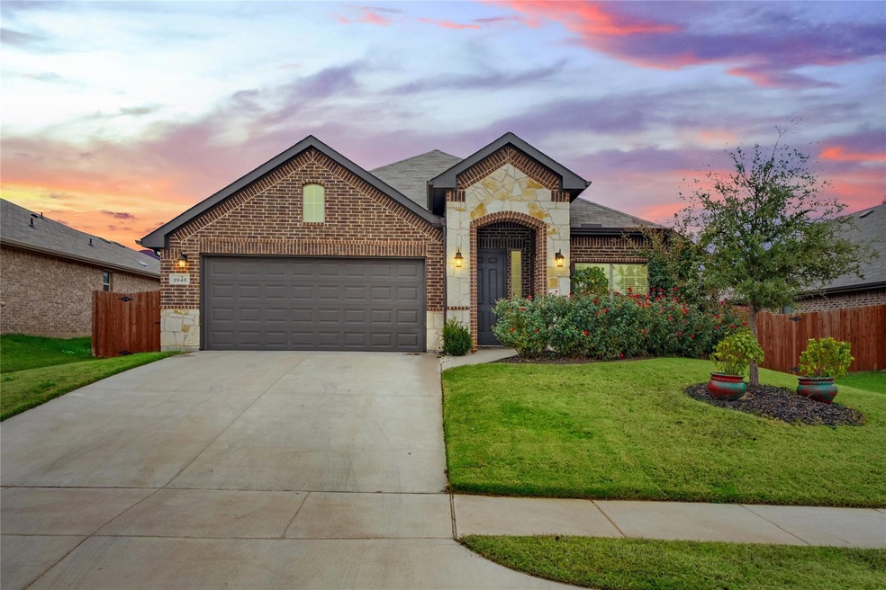 2545 Doe Run, Hudson Oaks, TX 76087 - photo 1