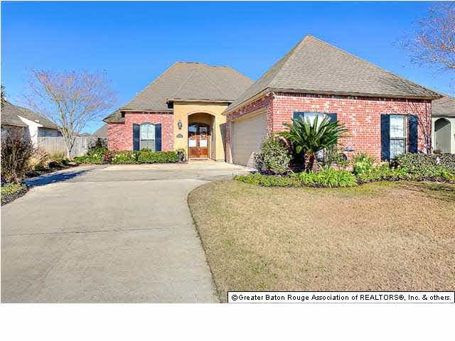 10761 Hill Pointe Ave. Wait to you see the inside!