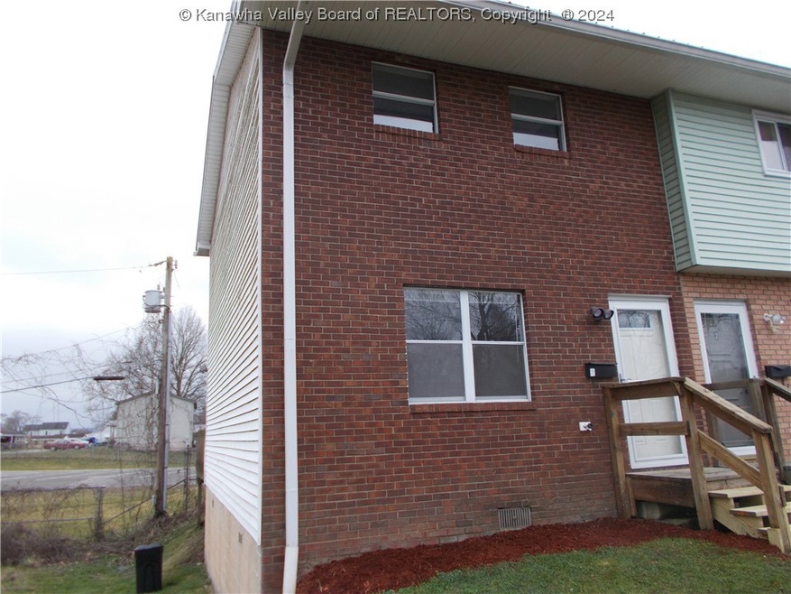 307 Broadway Ave Unit 1, Nitro, WV 25143 MLS 270882