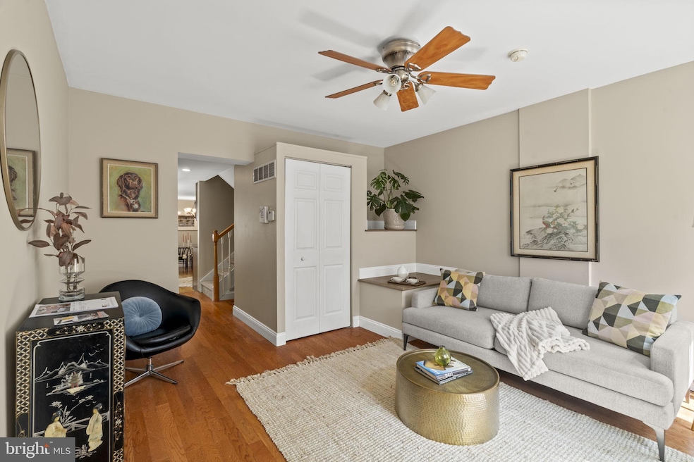 1012 N Leithgow St, Philadelphia, PA 19123 - photo 1