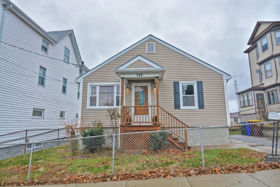 542 Mount Hope Ave, Fall River, MA 02724 - photo 1