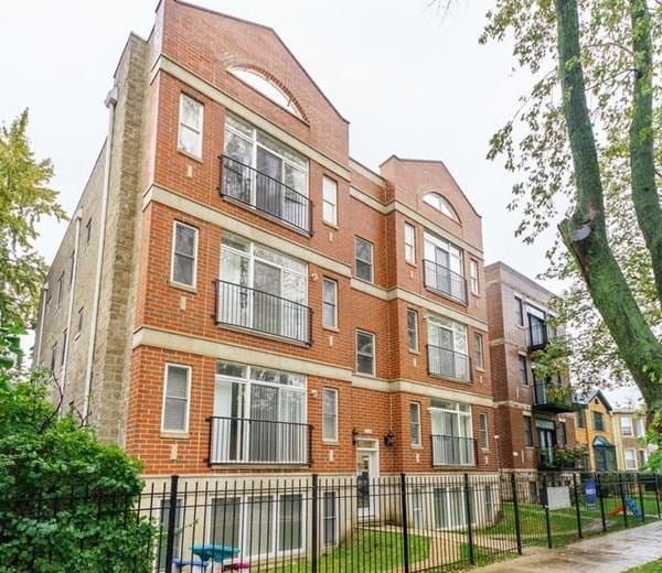 6229 N Richmond St unit 3N, Chicago, IL 60659 - photo 1