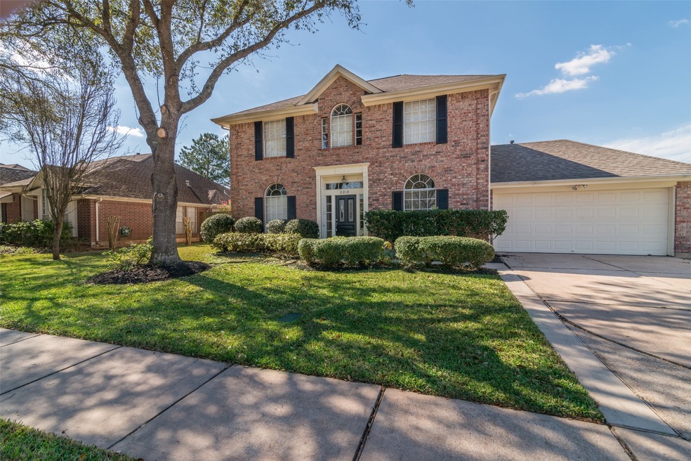 2214 N Mission Cir, Friendswood, TX 77546 - photo 1