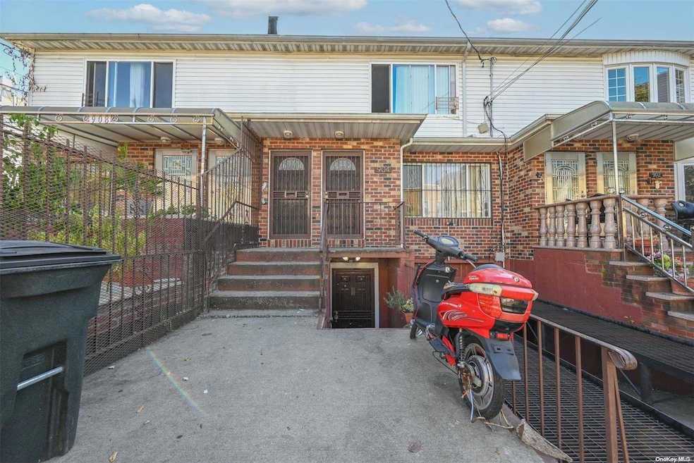 Sold $985,000