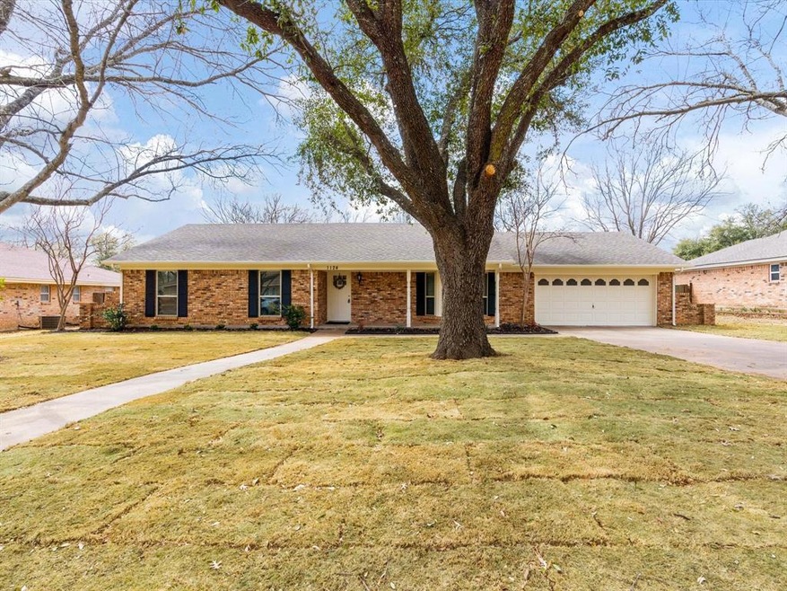 1124 Green River Trail, Cleburne, TX 76033 - photo 1