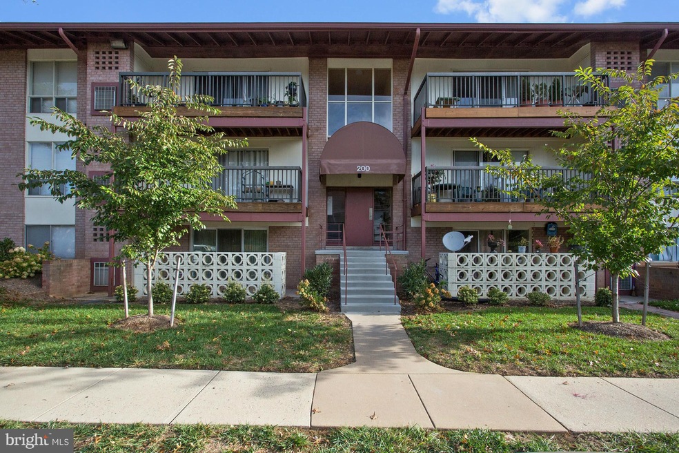 200 Park Terrace Ct SE unit 11, Vienna, VA 22180 - photo 1