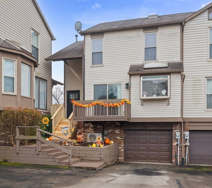 220 Spring Run Dr unit 220, Monroeville, PA 15146 - photo 1