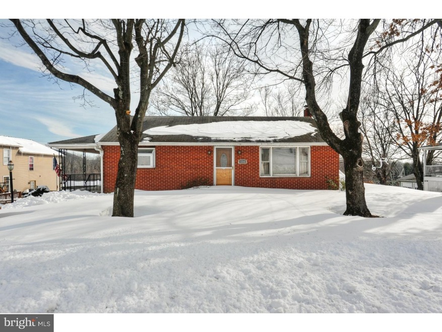 1216 N Reading Ave, Bechtelsville, PA 19505 - photo 1