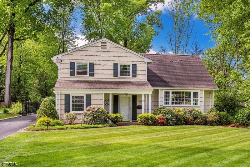 37 Delwick Ln, New Providence, NJ 07974 - photo 1