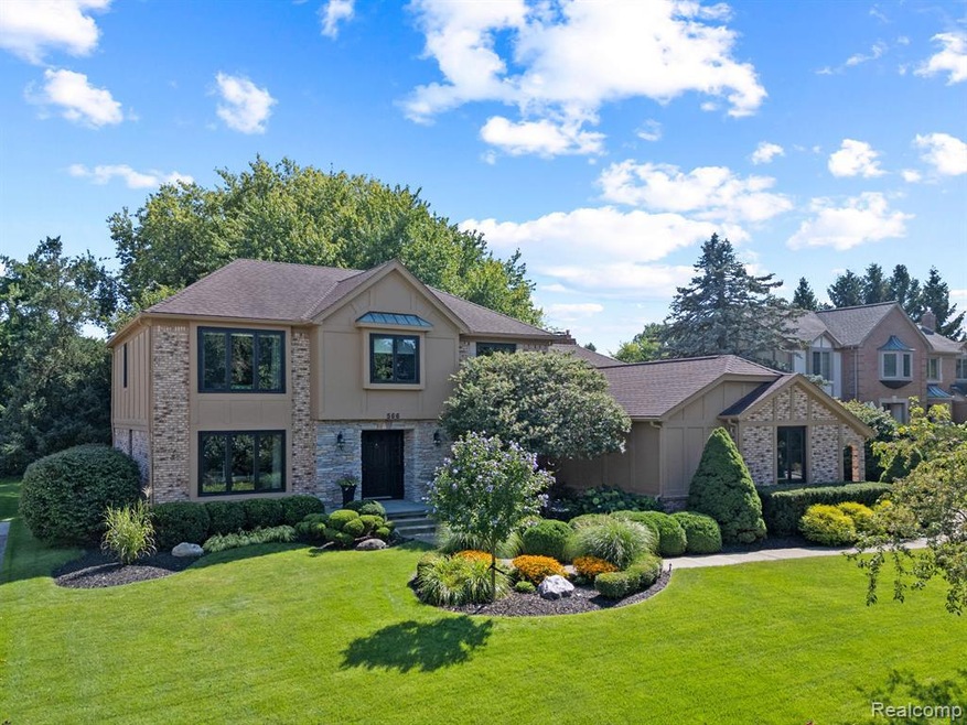 566 Reynard Ct, Bloomfield Hills, MI 48304 - photo 1