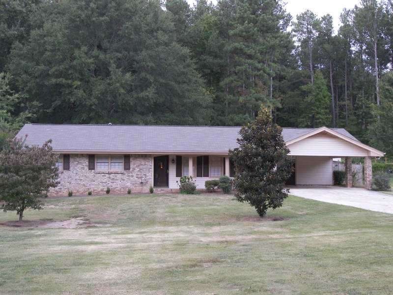 Exterior Front. TRADITIONAL RANCH