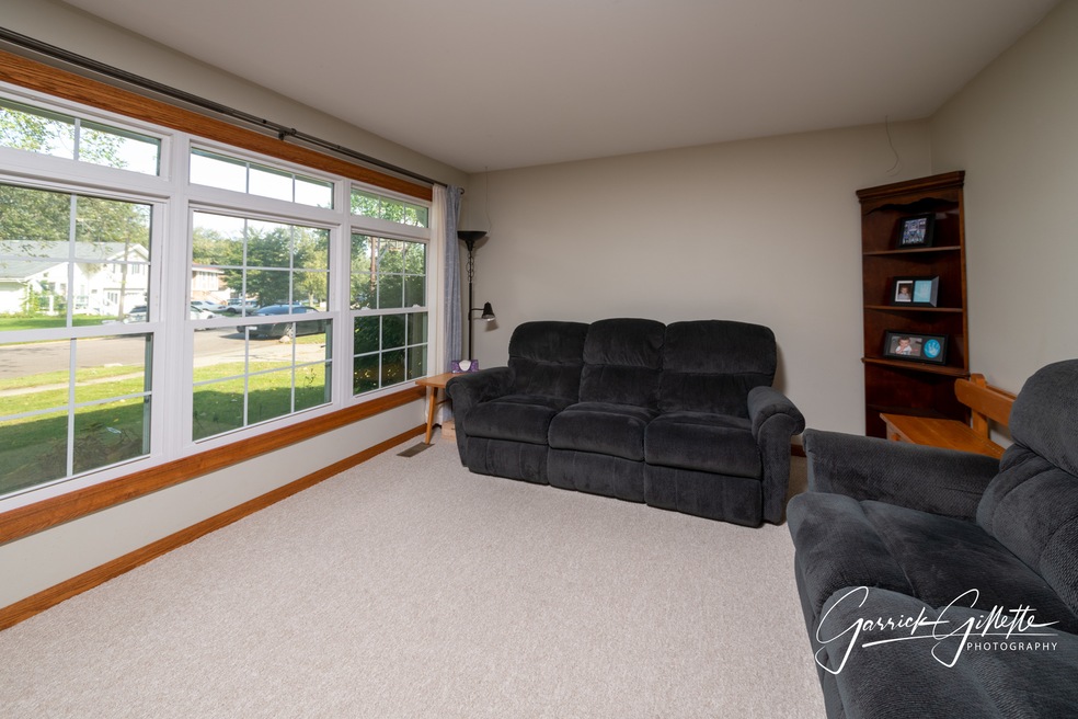 1882 Ashwood Ln, Aurora, IL 60506 - photo 1