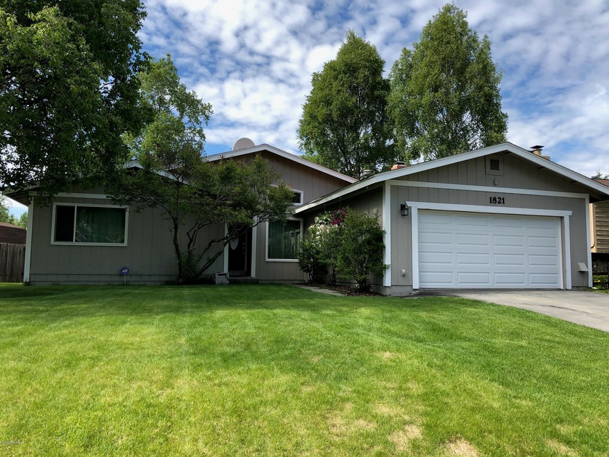 1821 Shadetree Circle