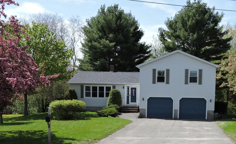 laurel circle house in spring 002 - Copy
