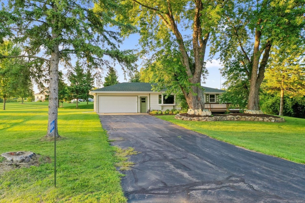 W8804 Spring Rd, Hortonville, WI 54944 | MLS# 50279657 | Homes.com