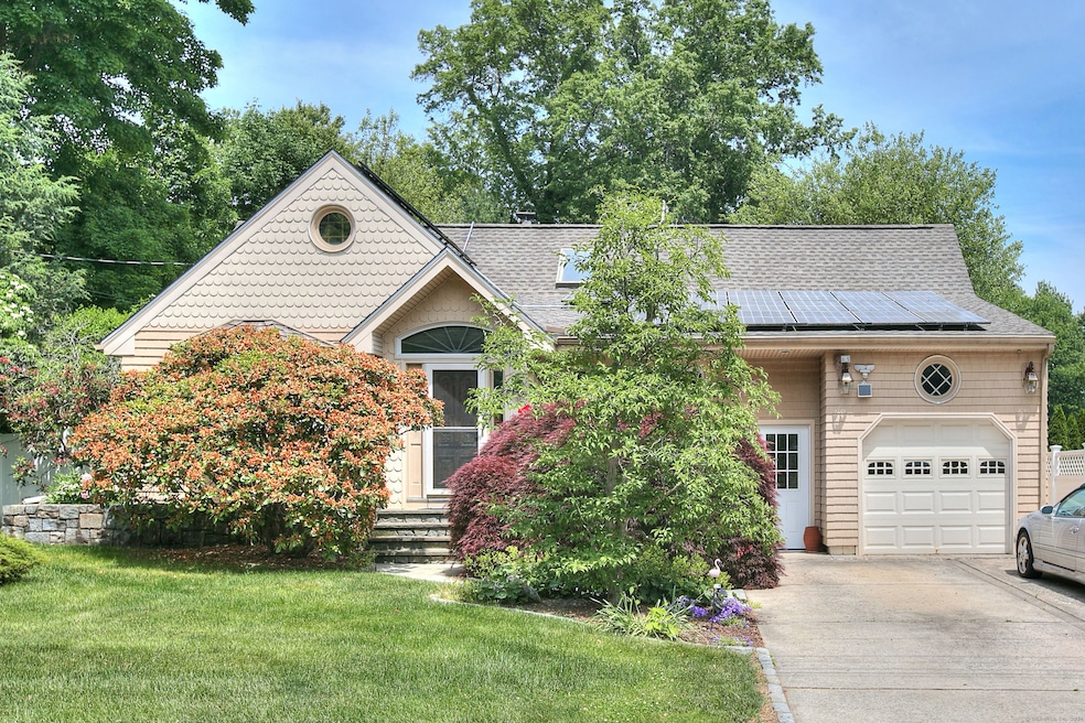 7 Leighton Rd, Trumbull, CT 06611 - photo 1