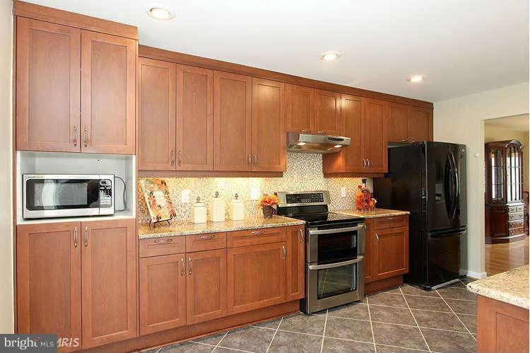 20859 Blossom Landing Way, Sterling, VA 20165 - photo 1