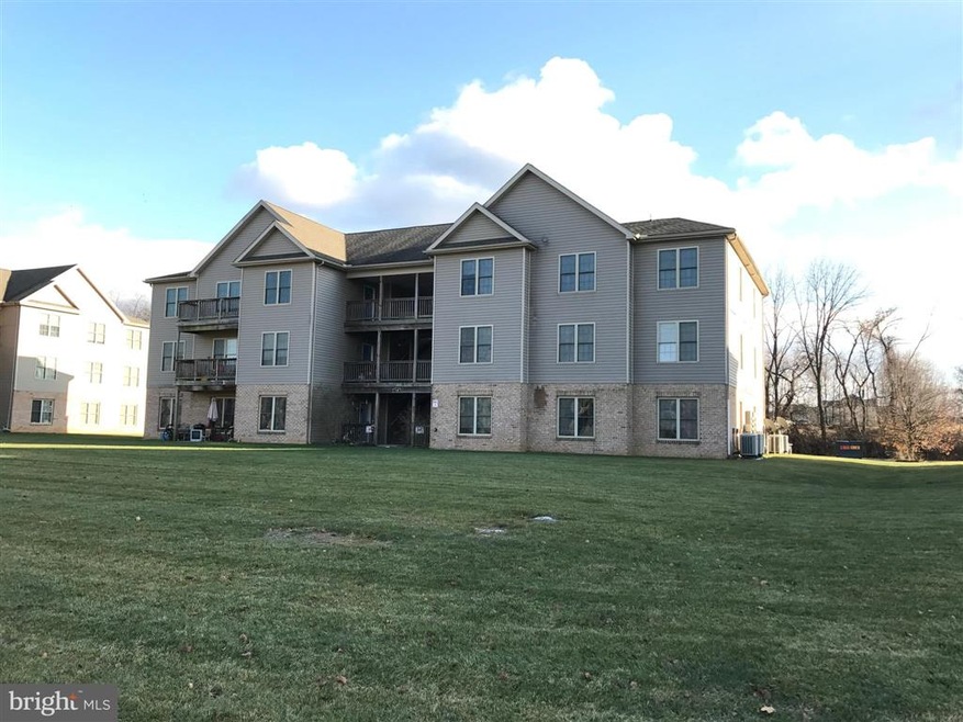 730 Bassett Dr unit 2D, Chambersburg, PA 17201 - photo 1