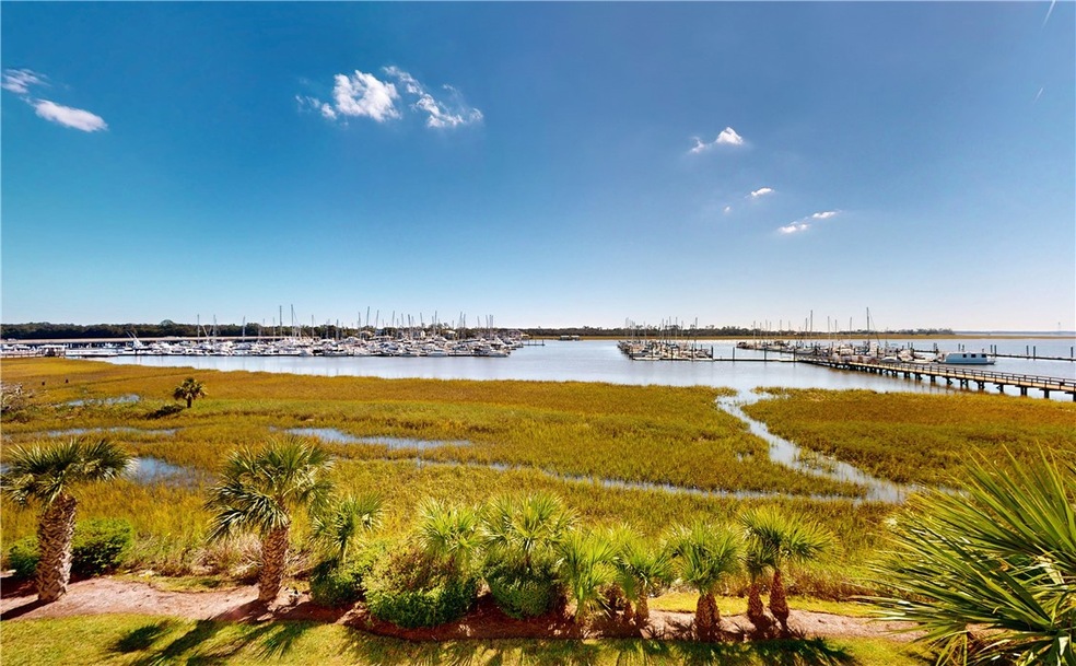 Deep waterfront views from your balcony terrace, l