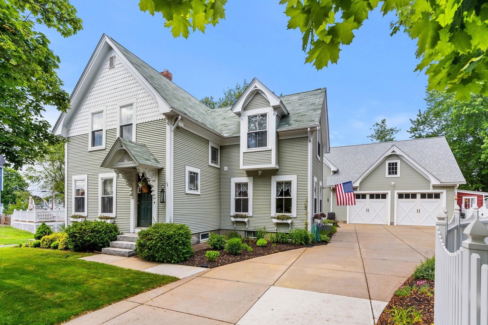 Sold $580,000 • Co-Listing Agent