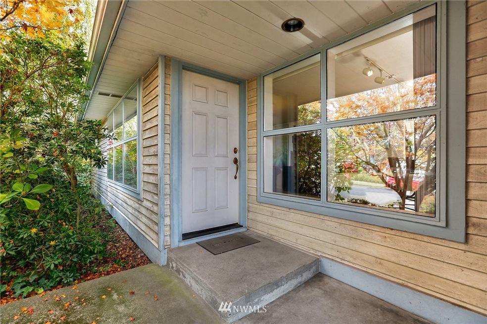 1028 Daley St, Edmonds, WA 98020 - photo 1