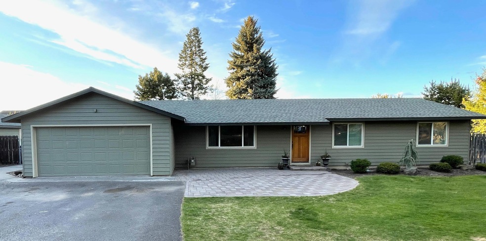 Front view of the house.