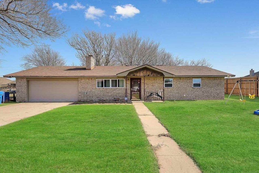 12 Mountain View Dr, Cache, OK 73527 - photo 1