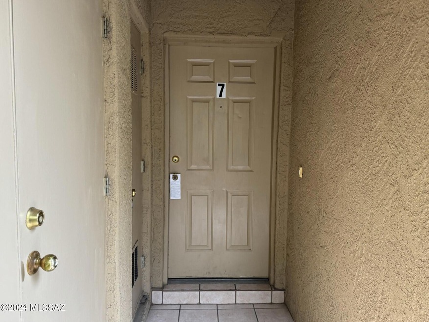 1205 E Greenlee Rd unit 7, Tucson, AZ 85719 - photo 1