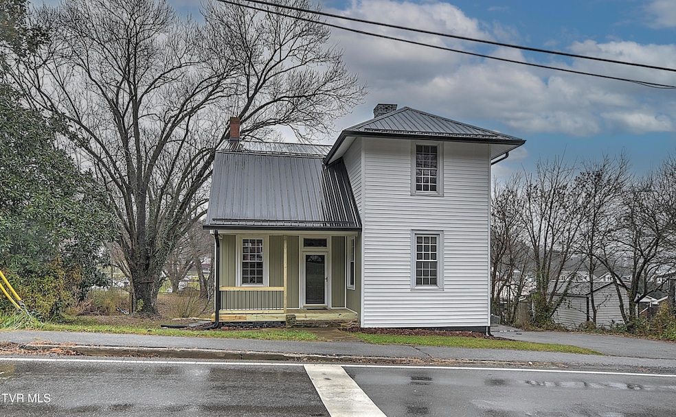 308 E Main St, Saltville, VA 24370 - photo 1