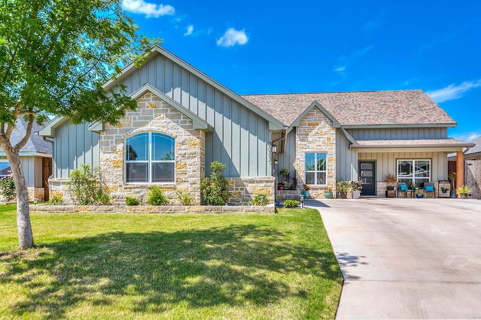 2062 Silver Creek Ct, San Angelo, TX 76904 - photo 1