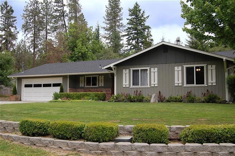 2391 Azalea Dr, Grants Pass, OR 97526 - photo 1