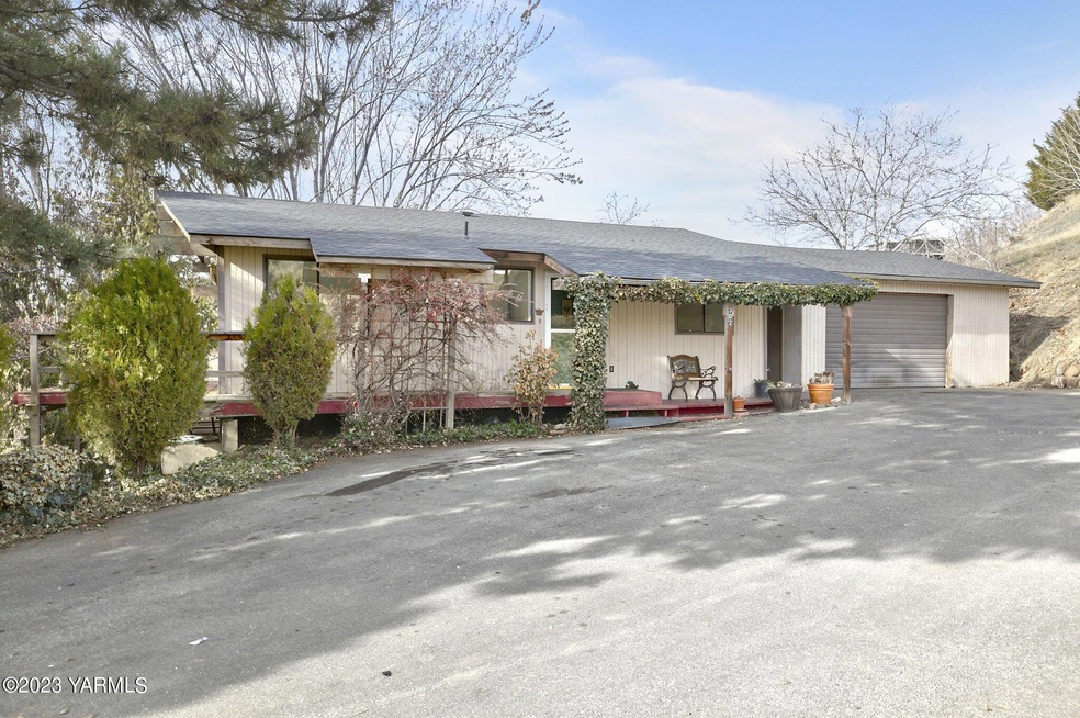 1-web-or-mls-230210_Hanson_82ave_Yakima_