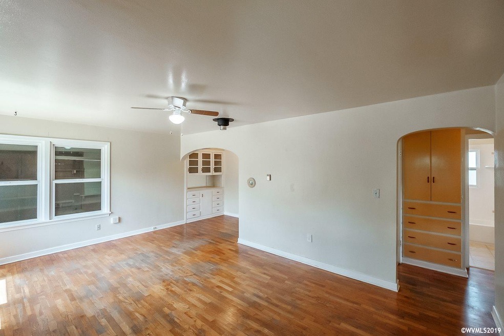 1073 13th Ave SW, Albany, OR 97321 - photo 1