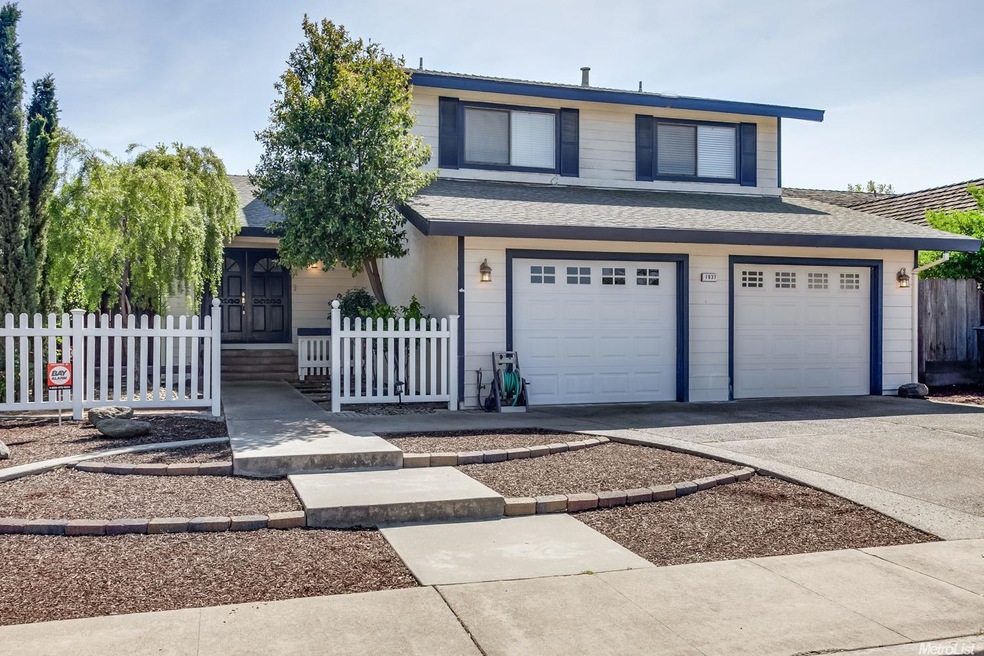 1937 Sugar Pine Dr, Oakdale, CA 95361 - photo 1