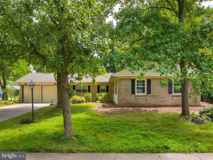 13009 Maple View Ln, Fairfax, VA 22033 - photo 1